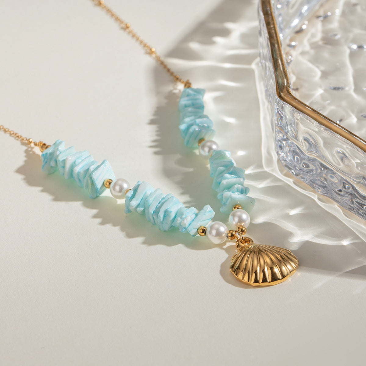 Mint Green Shell Patch Pearl Shell Pendant Necklace Jewelry Île papillon