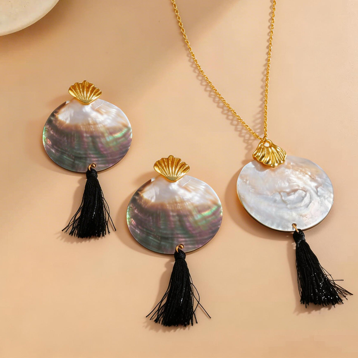 Shell-shaped Round Tassel Earrings And Necklace Jewelry Set Île papillon