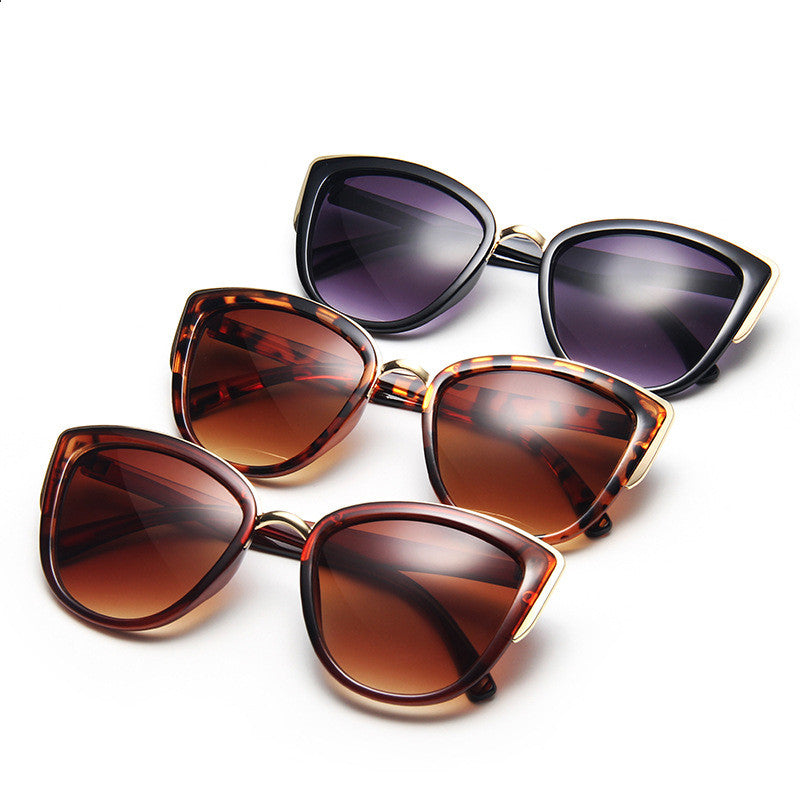 Ladies retro cat eye sunglasses Île papillon