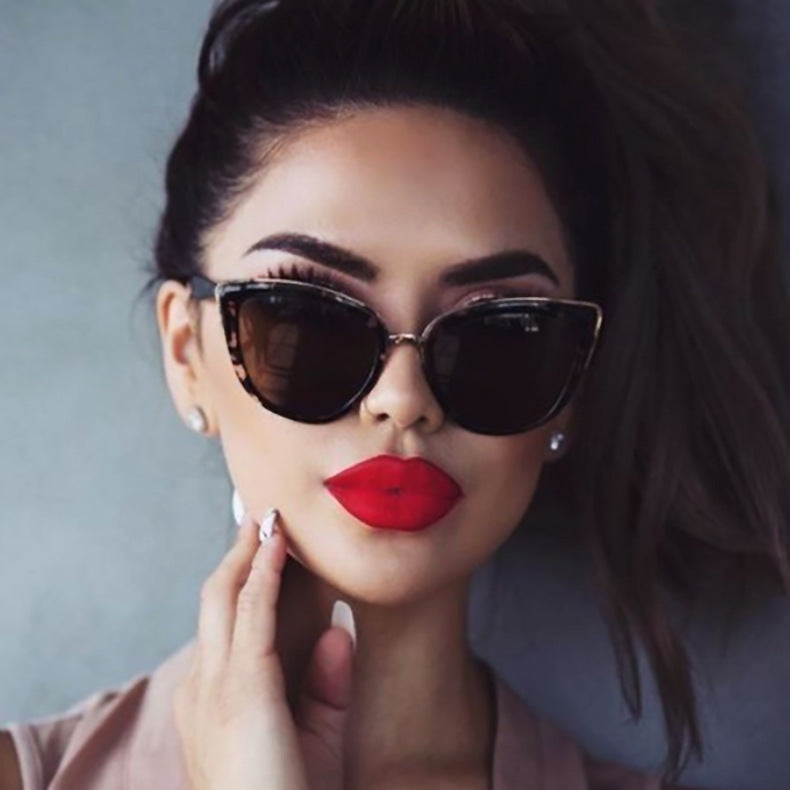 Ladies retro cat eye sunglasses Île papillon